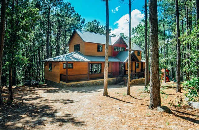 Seven Story Mountain Lodge, The name says it all!