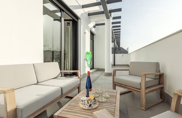 Sevilla Luxury Penthouse in Triana -terrace, communal pool and private parking