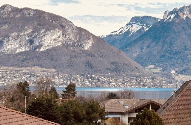 Sevrier-Center: Cozy vintage family home