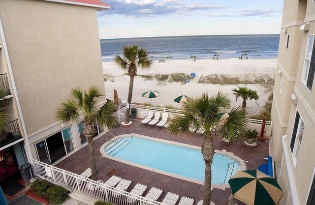 Sharply Appointed Room w/Free WiFi & Shared Walkway Balcony