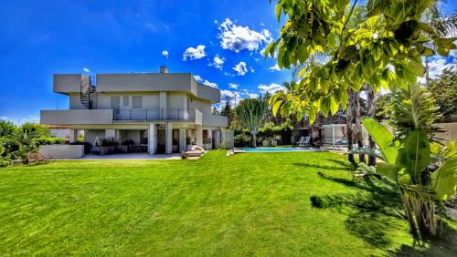 Shati Luxury - New, Heated Pool, Sea view Near beach