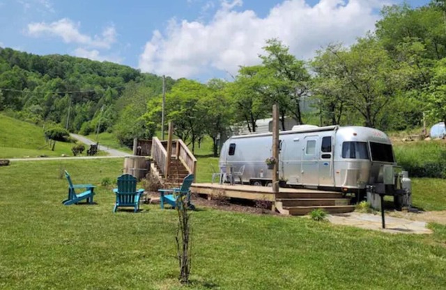 Silver Cabin 1- Restored Airstream right next to GSMNP!