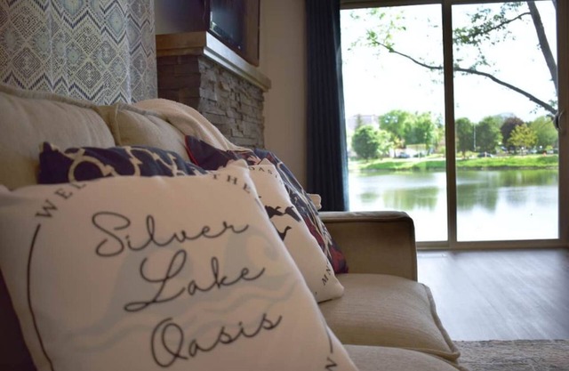 Silver Lake Oasis