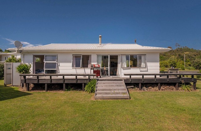 Silver Sands - Cooks Beach Holiday Home