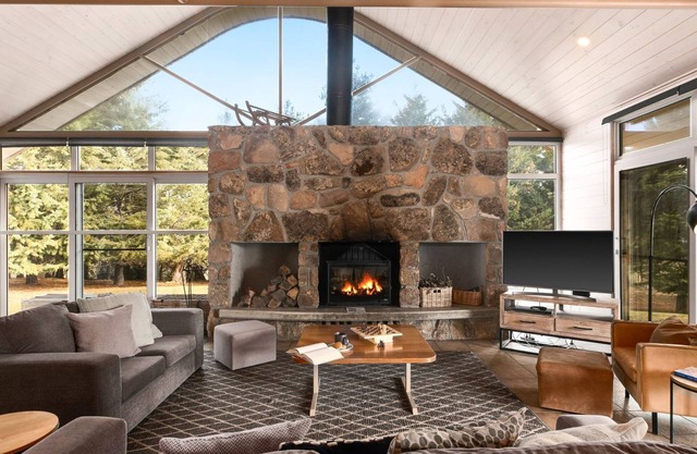 Silvertop Chalet is ideal for large families and groups of friends