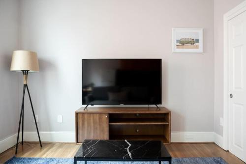 Simple 1BR steps to Boston Common and South End