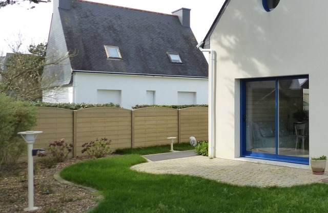 Single-storey apartment for 2 people, adjoining the owners, 300 m from the sea