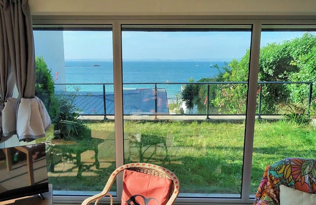 Single-storey house with sea view, 2 stars, with garden, pedestrian walkway, parking