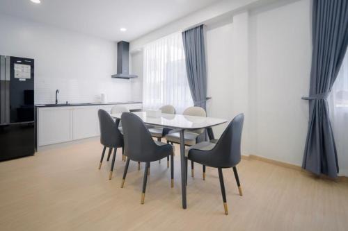 SiS at Sathorn St Louis