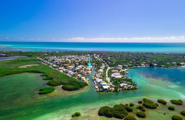 Sit back and relax in this beautiful Islamorada Pool home!