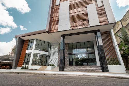 SJ Miracle Hotel