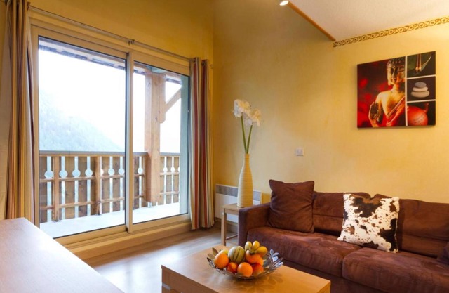 Ski at foot with Balcony! #116