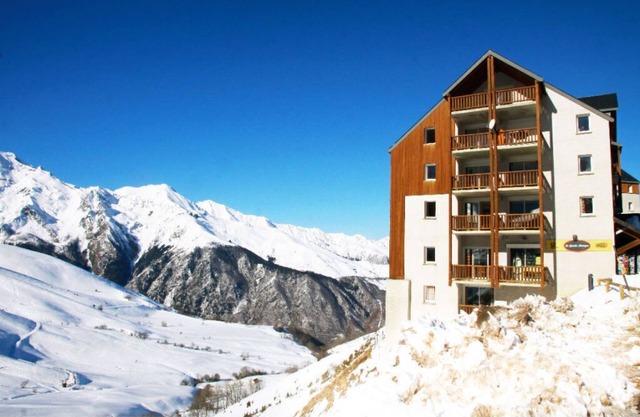 Ski aux pieds ! Charmant T2/6 + piscine & sauna