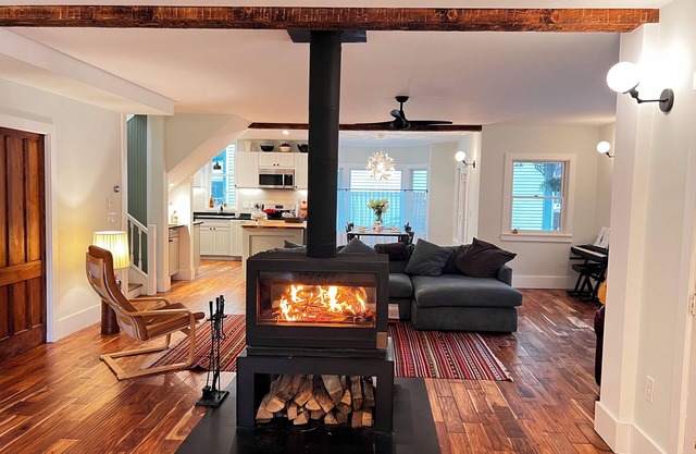 Ski, Golf, Hike, Kayak,chill by the fire in an updated Victorian in the Hills