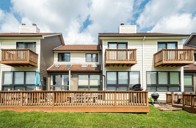 Ski Harbor 14 | Lakefront Townhome, Community Pool