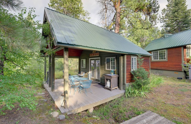 Ski, Hike, Relax By Water: Rustic McCall Tiny Home