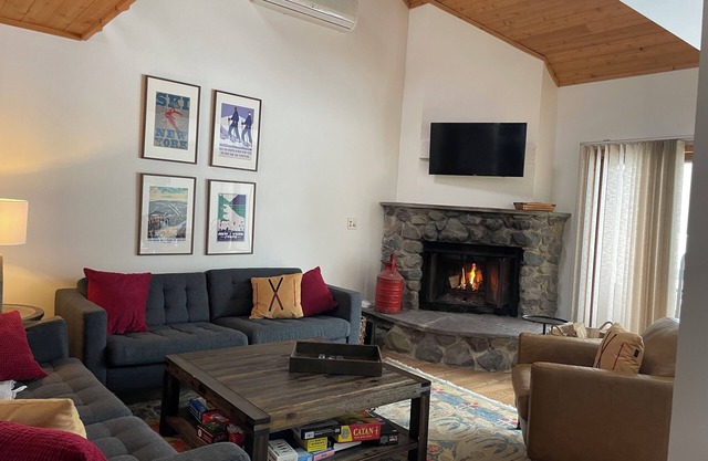 Ski house just steps from slopes with indoor pool