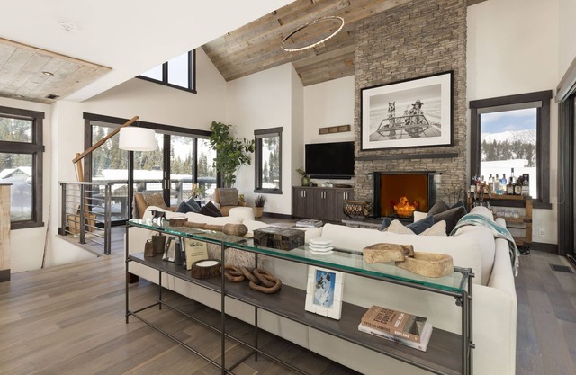 Ski-in/Ski-out Cabin with Hot Tub, Fireplace, Heated Garage, and Grill!