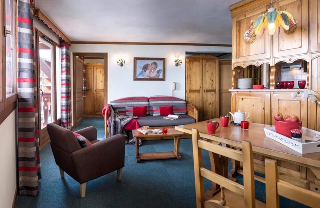 Ski-in/ski-out & foot of the slopes, fitness, balcony, tv, ski locker, 32m², Val Thorens