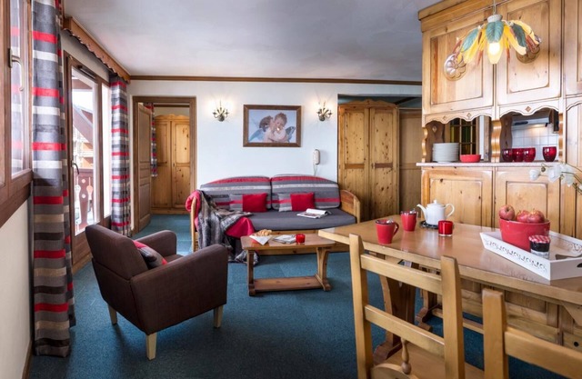 Ski-in/ski-out & foot of the slopes, fitness, balcony, tv, ski locker, 45m², Val Thorens