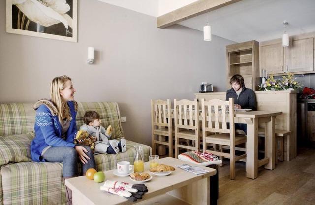 Ski-in/ski-out & foot of the slopes, swimming pool, balcony, parking, tv, 31m², La Bresse