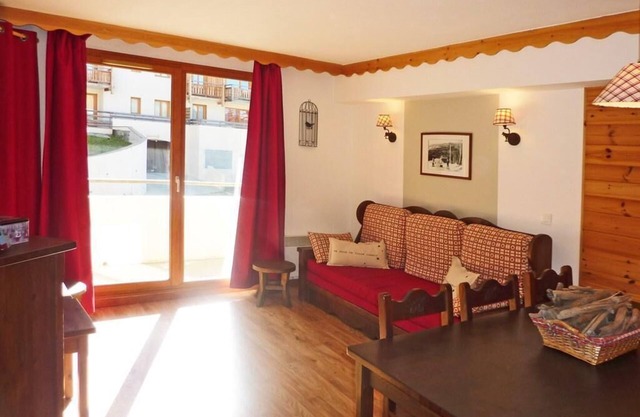 Ski-in/ski-out & foot of the slopes, 1st floor, fitness, swimming pool, sauna, balcony, tv