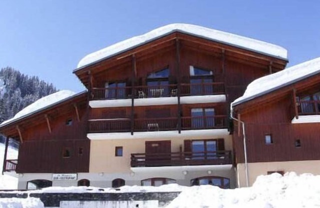 Ski-in/ski-out & foot of the slopes, 1st floor, balcony, parking, tv, ski locker, 36m²