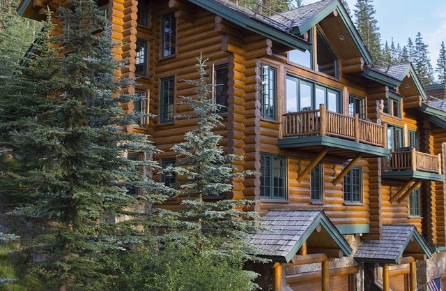 Ski in/Ski Out Lodges on Sundance 3 BR+, Log Home