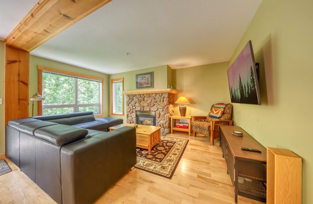 Ski-in Townhome - Private Hot Tub - Fernie Resort