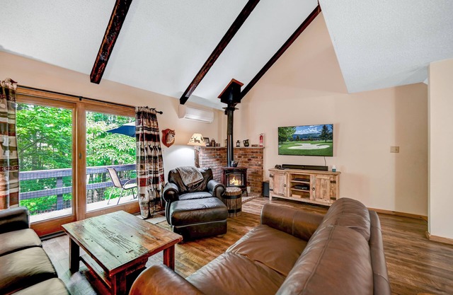 Ski On/Off Camelback,Snowtubing,Pool,Waterparks,Paintball,Casino,Tennis,Zip-Line