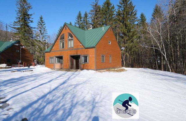 ☆ SKI ON & OFF! ☆ Spruce Glen D on Great Eastern Trail w/AC, Sauna, Fireplace