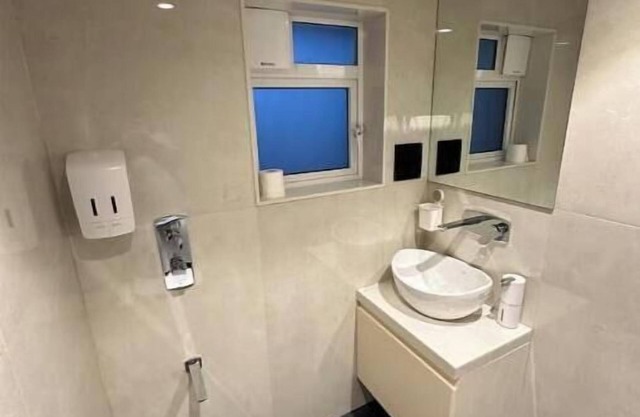 Skyline B : A Cozy Studio Apartment