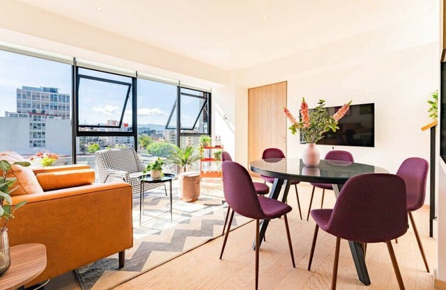 Skyline Retreat, Private Terrace, Gym Access