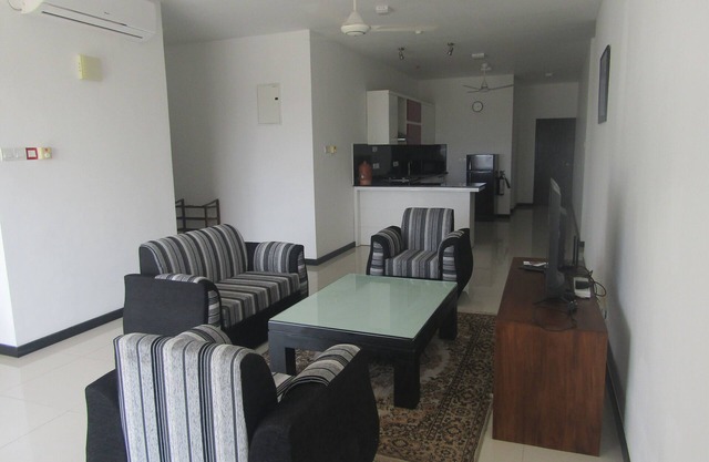 SKYLINE SUITE Luxury Penthouse at The Highness Rajagiriya