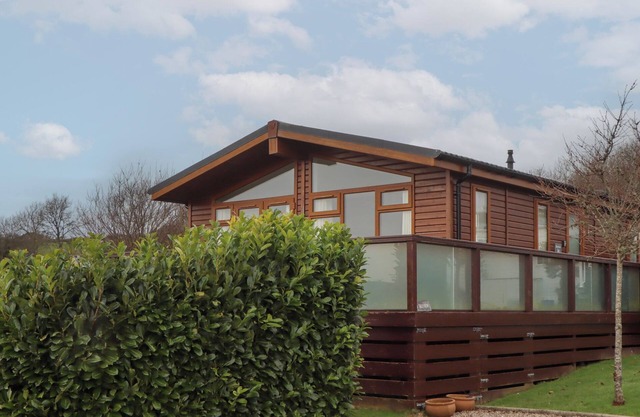 SKYVIEW, family friendly, with a garden in Newton Ferrers