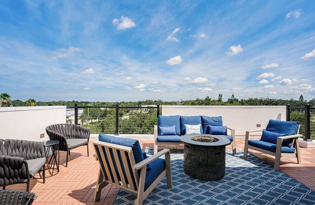 Skyview Retreat - Luxury Townhome W/Rooftop Views