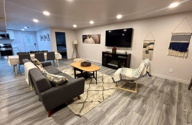 SLC - Peaceful & Spacious 3-Bedroom 1 Bath Bsmt APT in delightful West Jordan