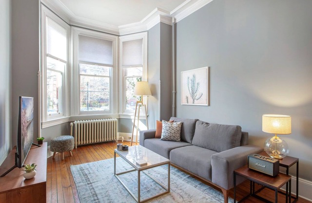 Sleek Logan Circle 1BR w/W/D close to 14th St by Blueground