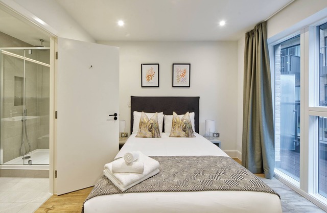 Sleek & Modern two-bedroom flat with terrace