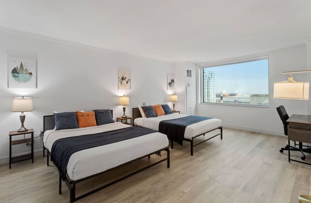 Sleep 6 | 1BR 2BA at Showboat | CozySuites