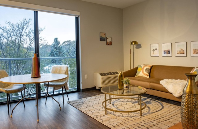 Sleepover: Dreamy 1BD/1BA - Downtown Des Moines