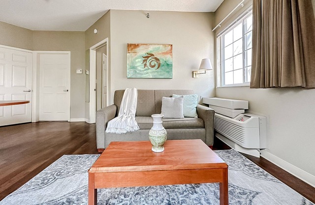 Sleepover: Quaint 1BD/1BA- Downtown Wichita