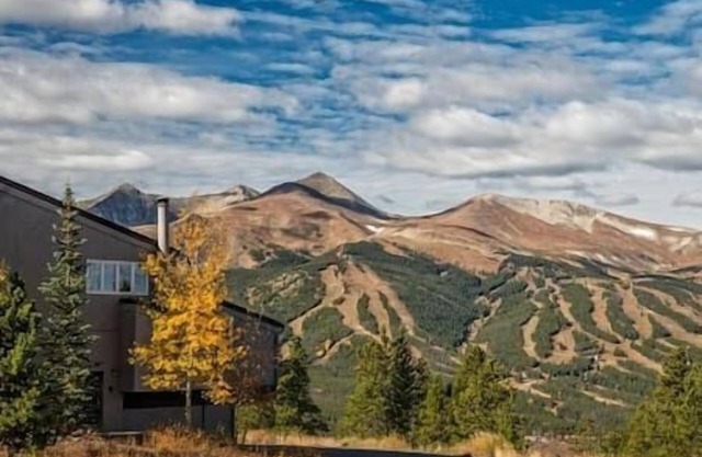 Sleeps 10 | Lux Resort | Concierge | Fireplace