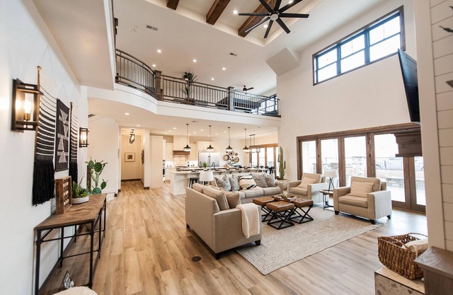 Sleeps 24| Brand new| AMAZING KITCHEN| Pool | Lazy River | Mini Golf