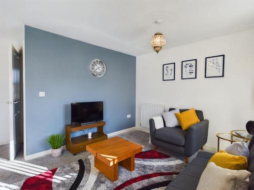 Sleeps6- FamilyFriendly- FreeParking- 3Br