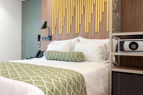 Sloh Hotel & Bar Manila Medellin