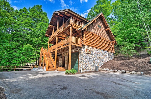 Slope-Side Serenity: Ultimate Ski & Golf Chalet Sanctuary