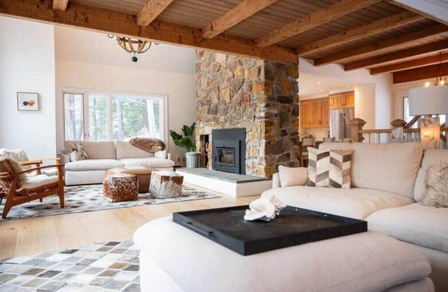 Slopeside 4-BR Lodge At The Base of Okemo Mountain