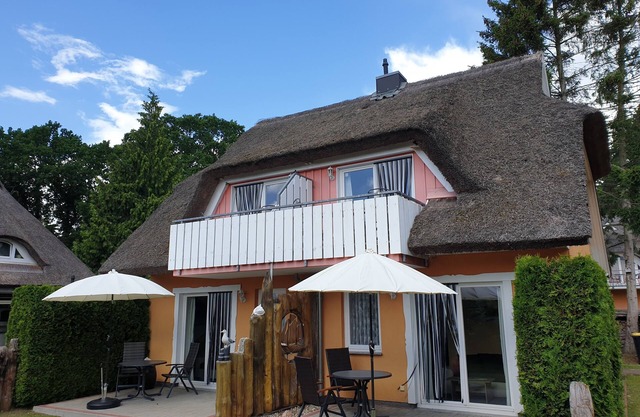 Small cozy vacation apartment with well-kept green property - Buhne IV (upper floor)