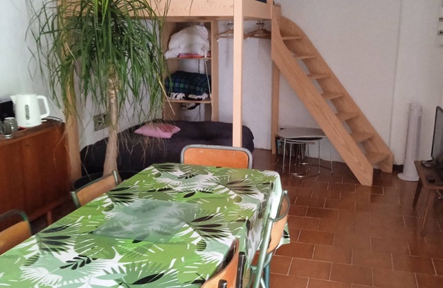 Small mazet with garden 400 metres2, swimming pool 10 m2, shady garden